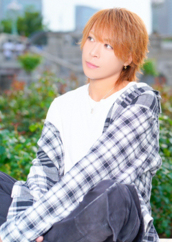 華神栄人 プロフィール