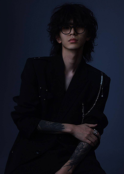 至黒 漆 プロフィール