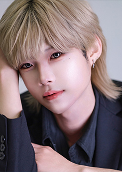 栞 プロフィール
