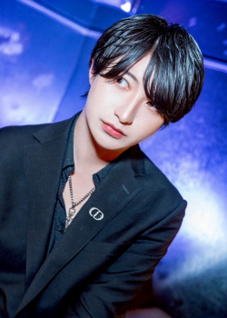 黒咲 黒咲エイト | VARIA | ホストクラブ紹介・ホスト求人サイト ホスホス