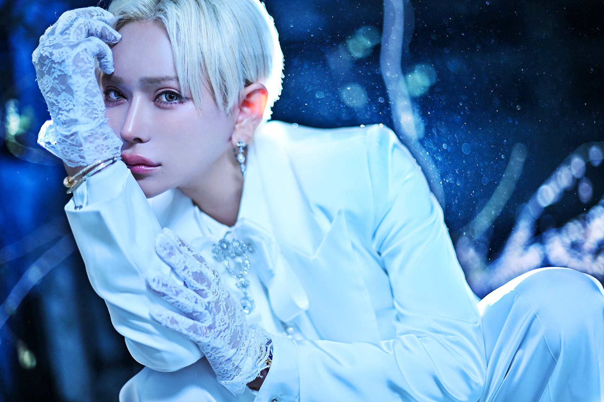 TOP DANDY TOKYO レオナルド レノピが静岡県の廃墟で体を傾けながらレースに包まれ、静かな色気を放つゼングラのラストカット